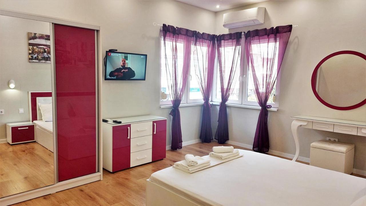 Апартамент Pink & Blue - 2Bdr With Balcony - Wi-Fi Varna Exterior photo