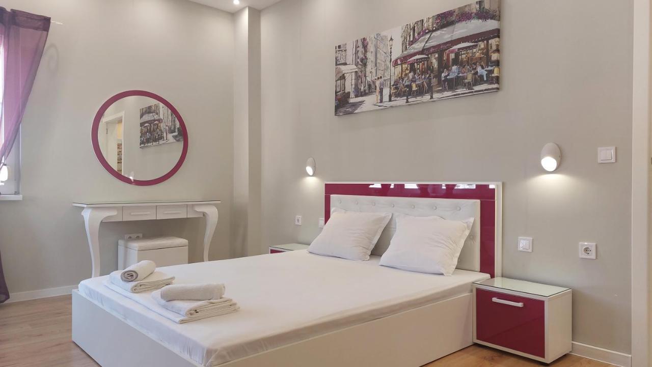 Апартамент Pink & Blue - 2Bdr With Balcony - Wi-Fi Varna Exterior photo