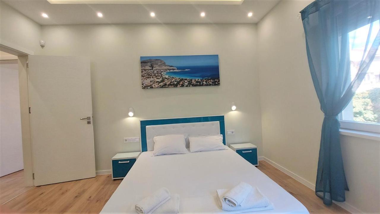 Апартамент Pink & Blue - 2Bdr With Balcony - Wi-Fi Varna Exterior photo