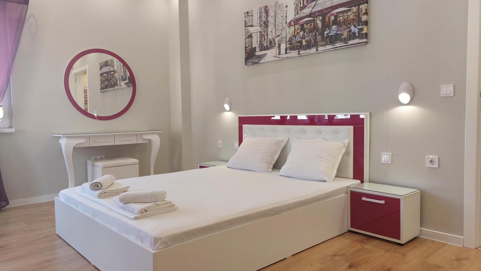Апартамент Pink & Blue - 2Bdr With Balcony - Wi-Fi Varna Exterior photo