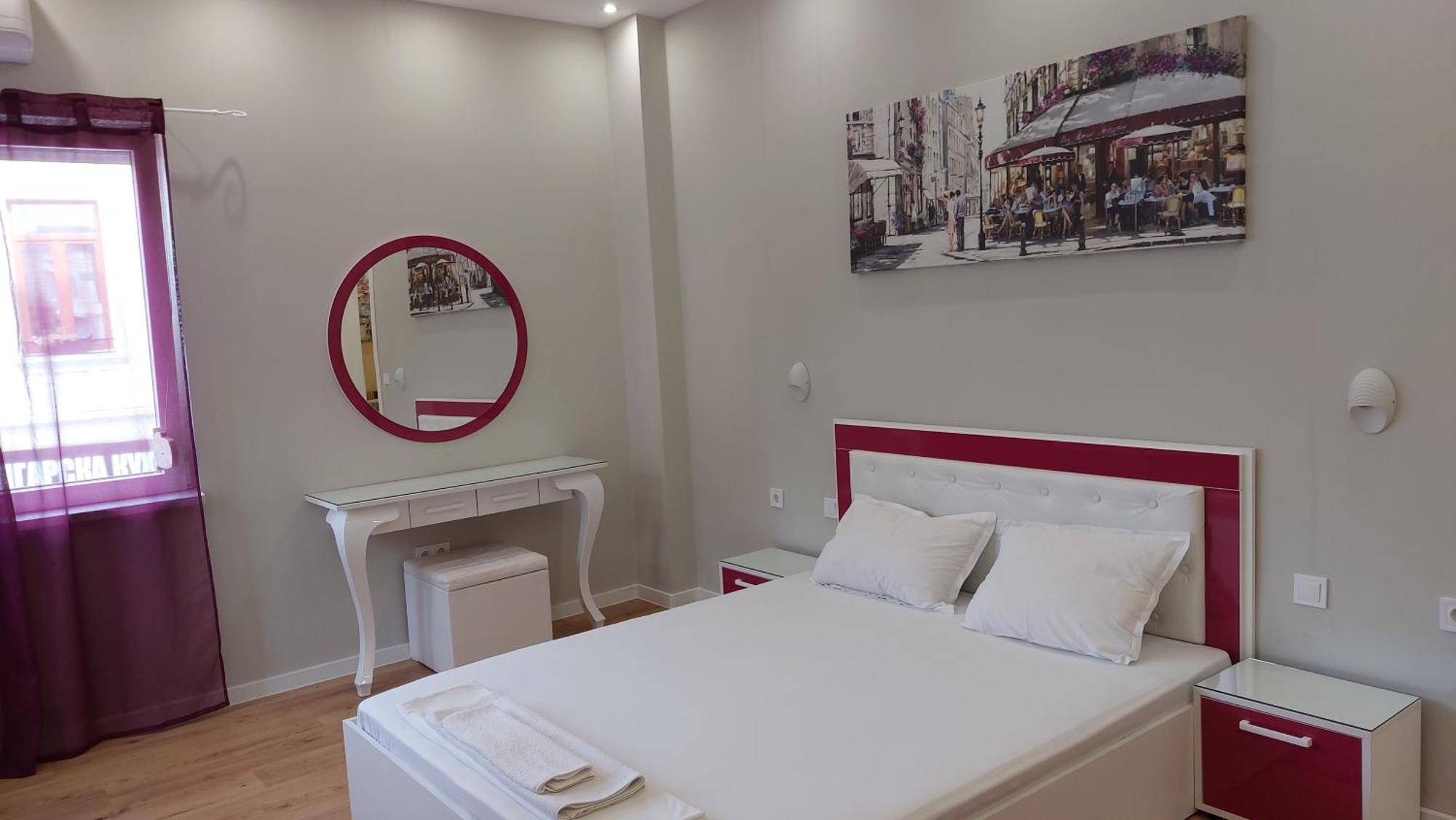 Апартамент Pink & Blue - 2Bdr With Balcony - Wi-Fi Varna Exterior photo